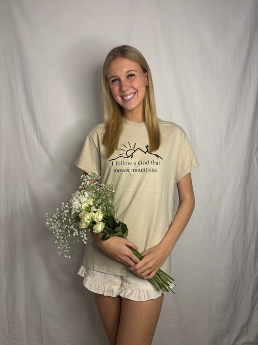 Mountains T-shirt in Tan